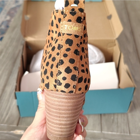 NEW TOMS Kelsey Boots In Cheetah Printed Suede Size Women's 6.5 - Picture 4 of 10